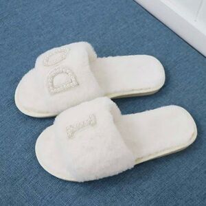 Elegant White Women's Slippers